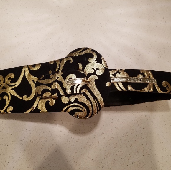 Charles Jourdan Gold And Black Waist Belt Euro 65-